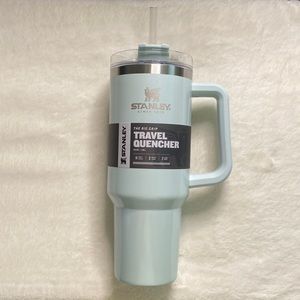 *NEW W/ BOX* Stanley Quencher 40oz Tumbler - Spearmint Pearlescent